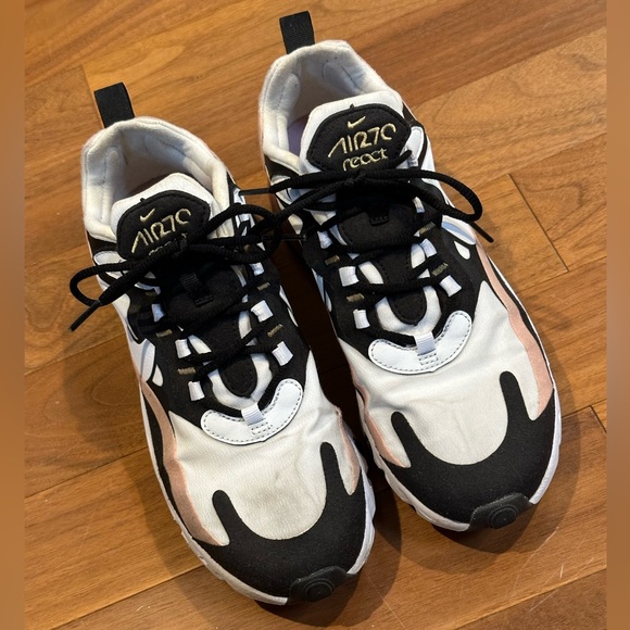 Nike Airmax 270 React Black Pink Bleached Coral - Picture 8 of 10